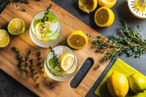 Ganzheitliche Ernährungsberatung, gesunde Zitronenlimonade selbergemacht